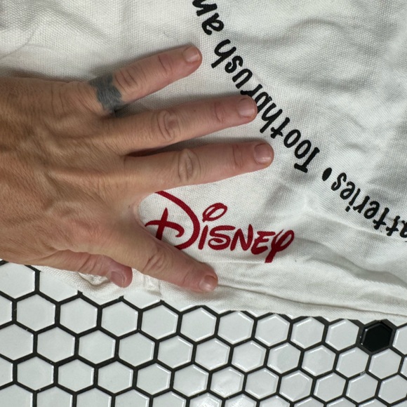 Disney X Red Cross vintage pillow case - Picture 2 of 4